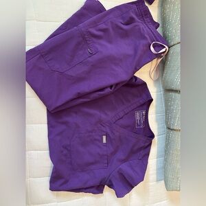 Figs light purple scrub set, small stain, worn